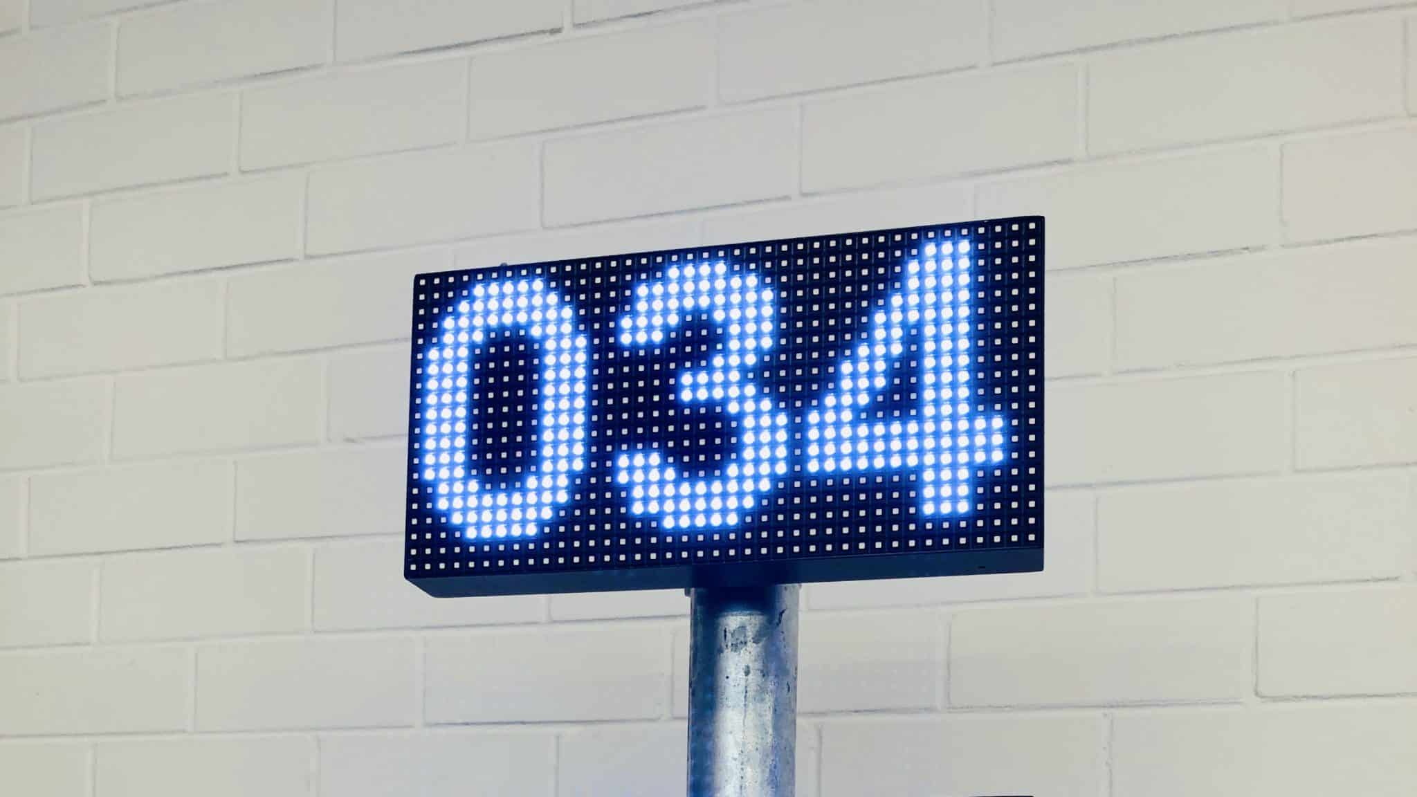 Ampron Parking Free Spaces Digital Signage DS-320x160-P8