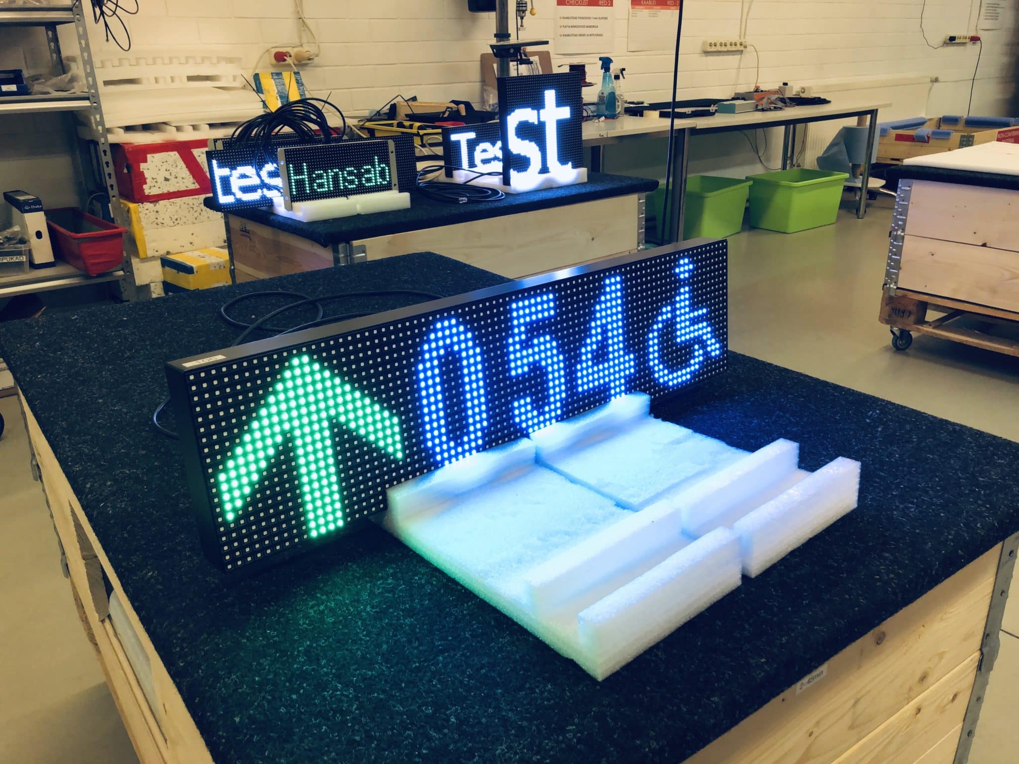 Direction and Amount of Free Parking Spaces LED Signs. AmpronLED software JSON file configuration by Ampron: team@ampron.eu