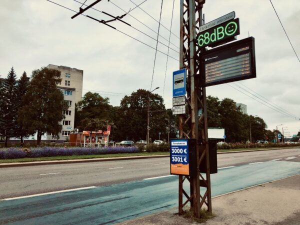 Live Noise Level Visualization For Passengers by Ampron - www.ampron.eu